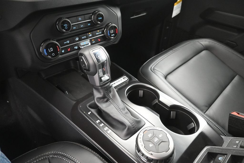 New 2026 Ford Bronco Outer Banks AWD/4WD image 9
