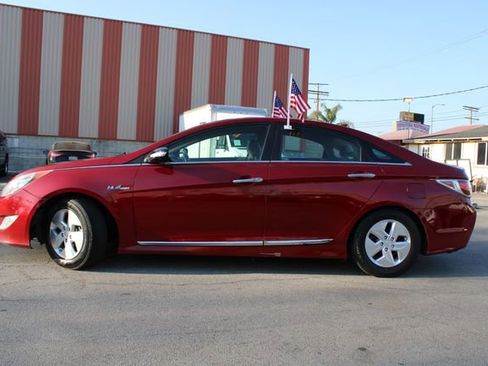 Used 2012 Hyundai Sonata Hybrid w/ Leather Pkg image 2