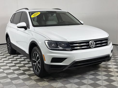 Used 2019 Volkswagen Tiguan SE image 3