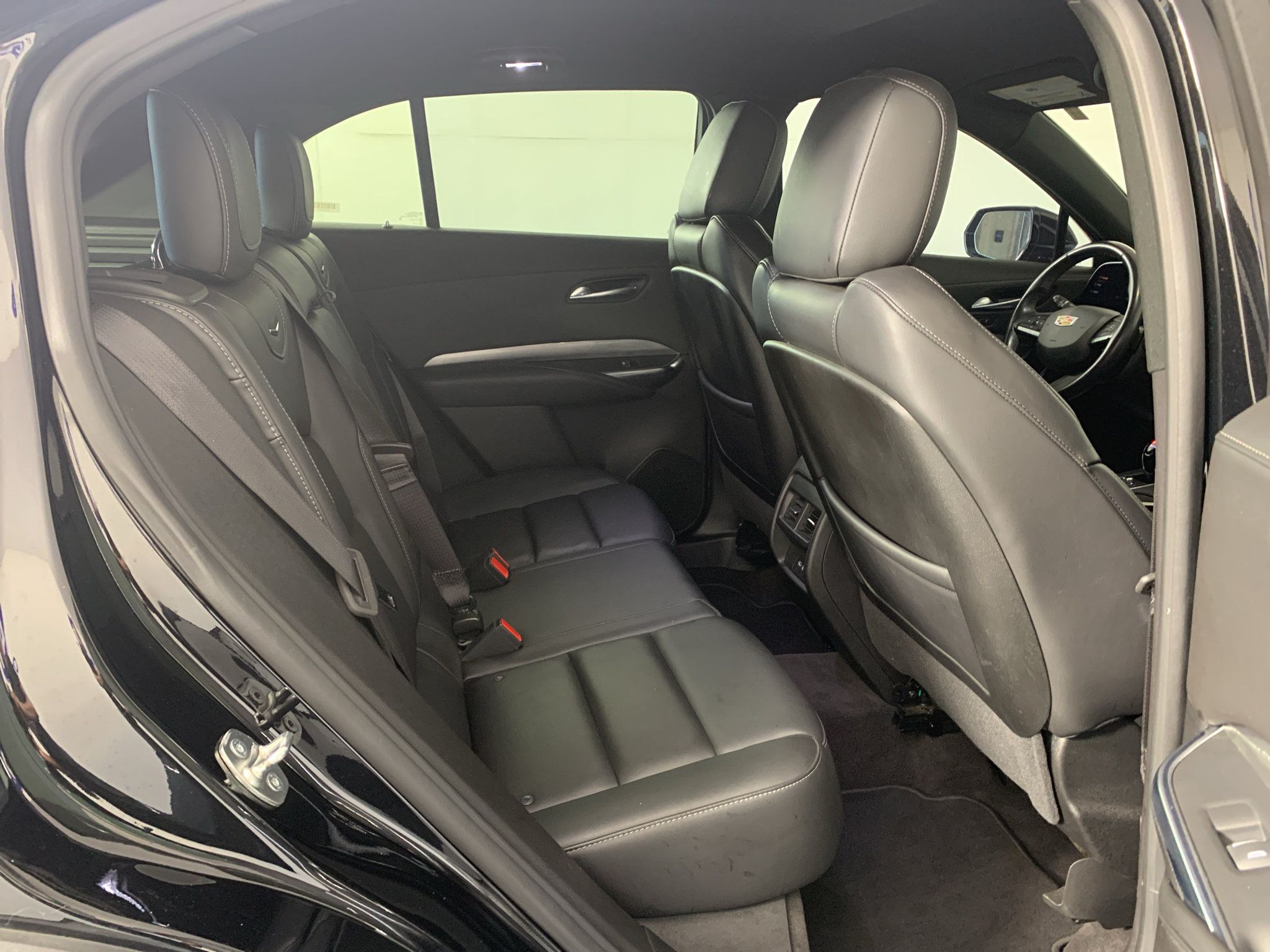 Used 2024 Cadillac XT4 Premium Luxury AWD/4WD image 37