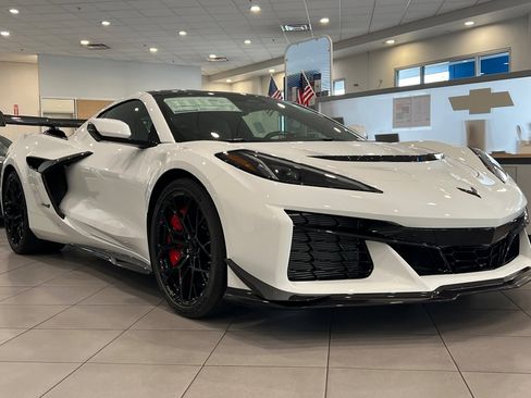 New 2026 Chevrolet Corvette ZR1 w/ ZR1 Carbon Fiber Aero Package image 2