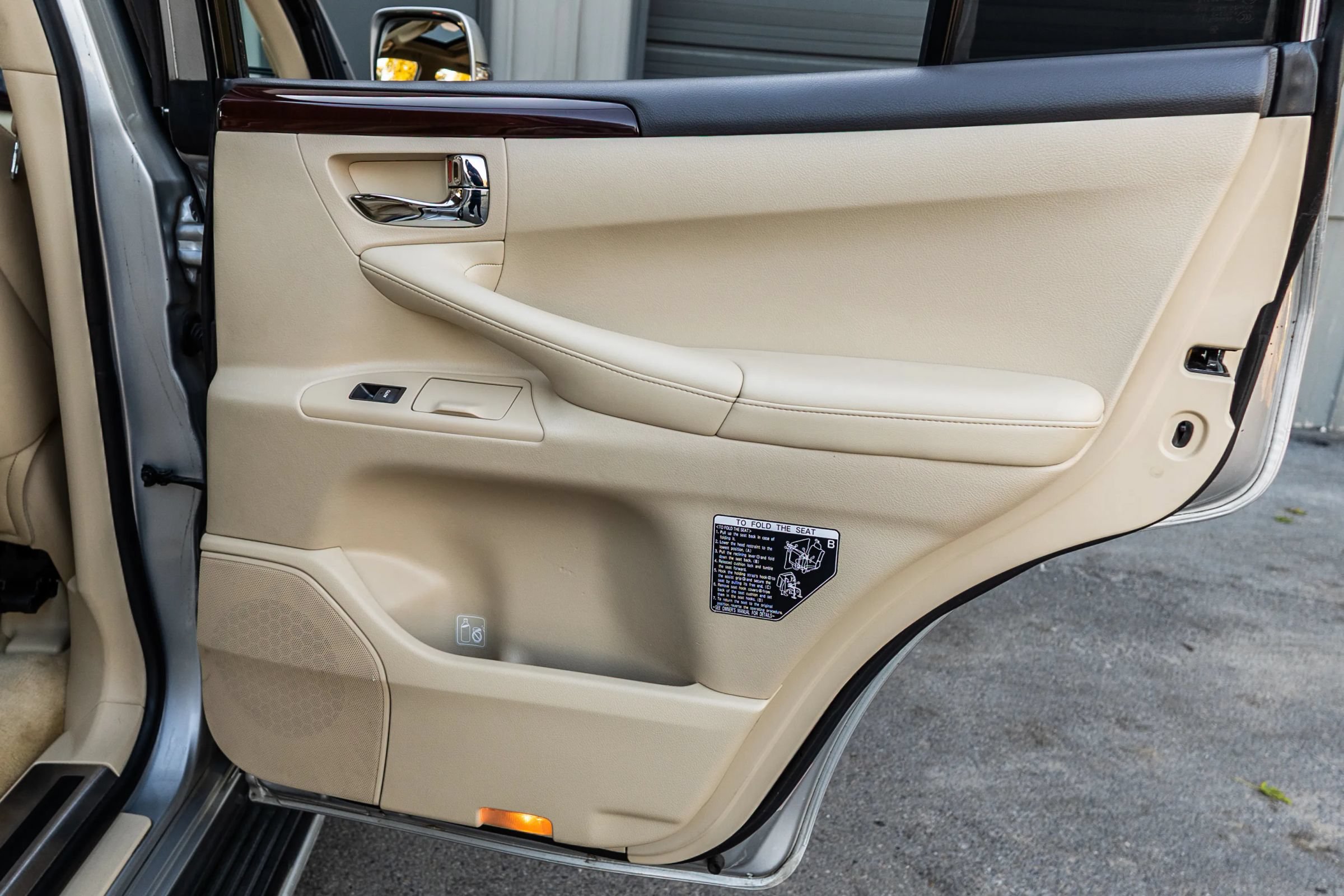 Used 2013 Lexus LX 570 4WD image 33