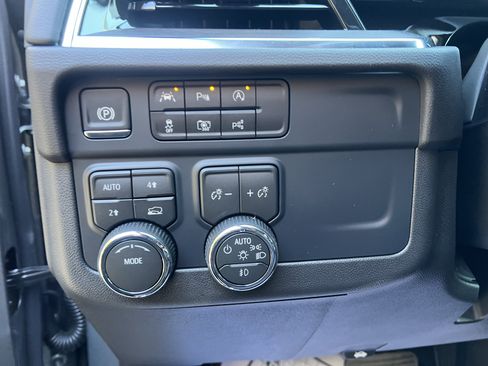 New 2026 Chevrolet Suburban LT w/ Comfort Package image 18