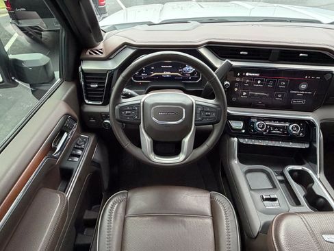 Used 2024 GMC Sierra 2500 Denali w/ Denali Reserve Package AWD/4WD image 12