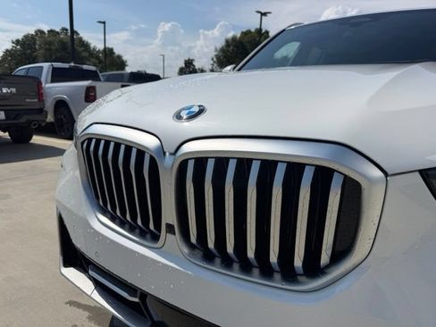 Used 2024 BMW X5 xDrive40i w/ Parking Assistance Package AWD/4WD image 2