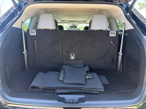 Used 2025 Toyota Highlander Platinum AWD/4WD image 19