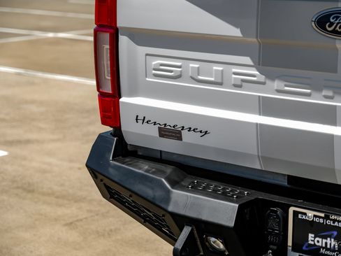 Used 2022 Ford F250 Lariat w/ Lariat Ultimate Package AWD/4WD image 17