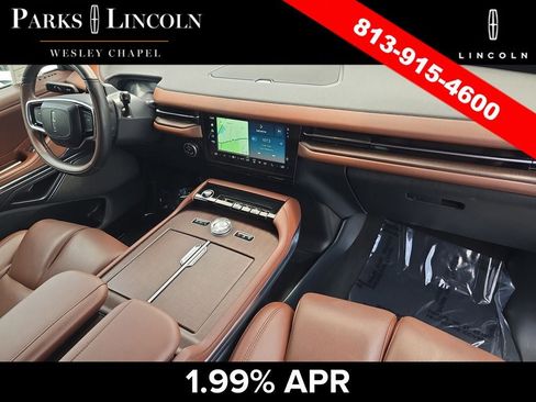 Certified 2025 Lincoln Navigator Reserve AWD/4WD image 11