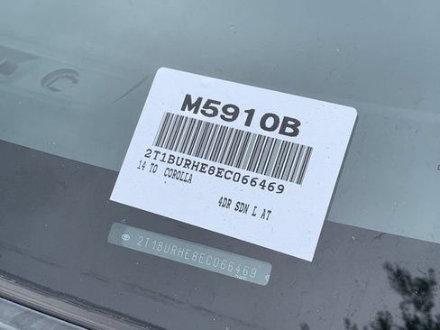 Used 2014 Toyota Corolla LE FWD image 34