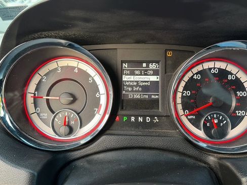 Used 2017 Dodge Grand Caravan GT image 34