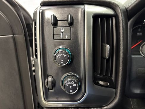 Used 2017 Chevrolet Silverado 1500 LT w/ All Star Edition AWD/4WD image 28