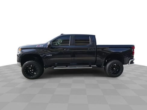 Used 2023 Chevrolet Silverado 1500 LT AWD/4WD image 4