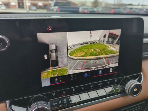 Used 2023 GMC Canyon AT4 w/ AT4 Premium Package image 24