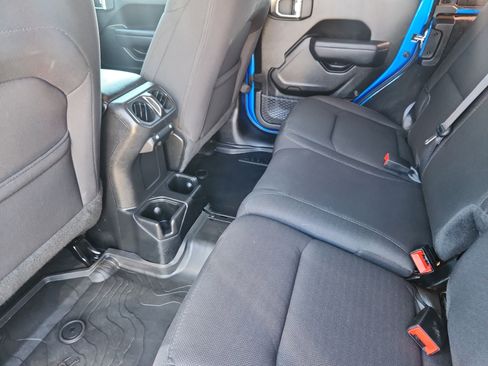 Used 2022 Jeep Wrangler Unlimited Sport image 9