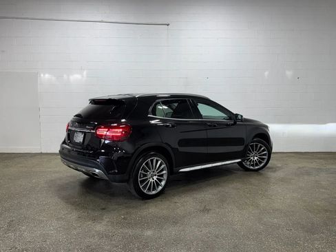 Used 2019 Mercedes-Benz GLA 250 4MATIC image 3
