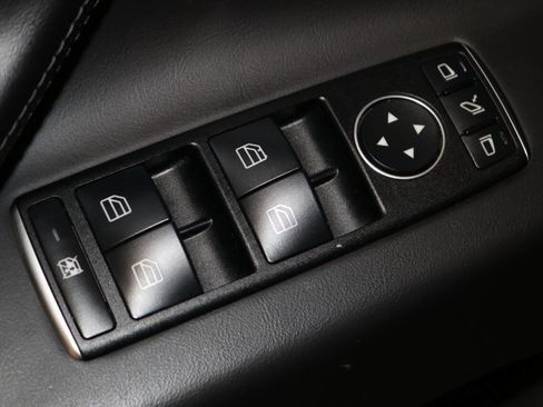 Used 2018 Tesla Model X 75D image 65