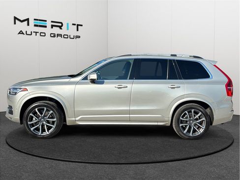 Used 2018 Volvo XC90 T6 Momentum w/ Convenience Package AWD/4WD image 5