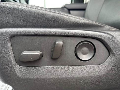 Used 2022 Chevrolet Silverado 1500 LT image 16