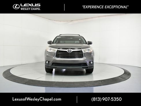 Used 2014 Toyota Highlander XLE image 12