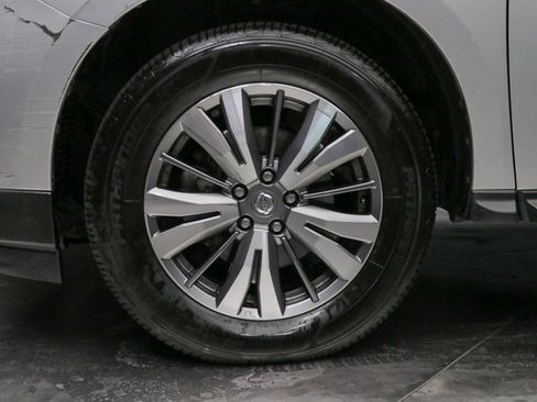 Used 2020 Nissan Pathfinder SL image 3