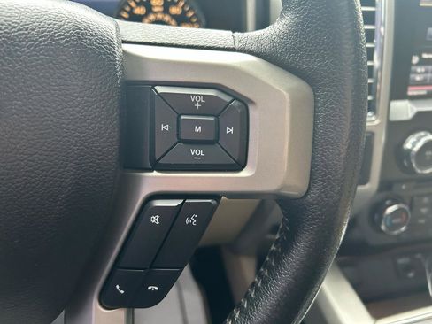 Used 2015 Ford F150 Lariat image 19