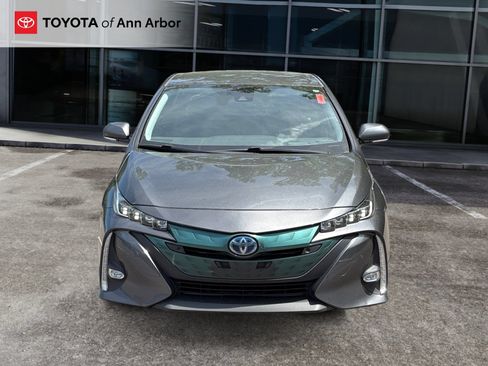 Used 2017 Toyota Prius Prime Advanced w/ Carpet Mat Package FWD image 6