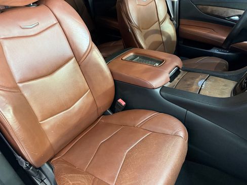 Used 2016 Cadillac Escalade ESV Luxury image 56