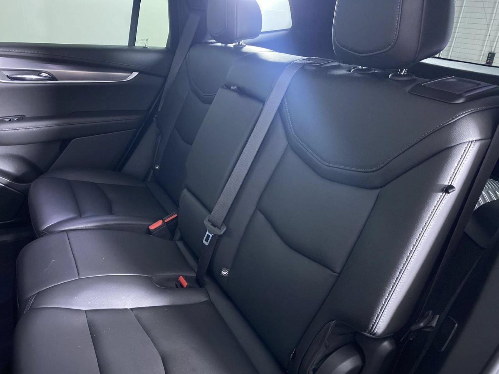 Certified 2024 Cadillac XT6 Luxury w/ LPO, Floor Liner Package AWD/4WD image 14