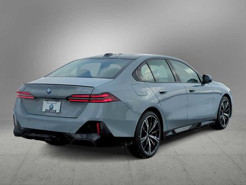 New 2026 BMW 550e xDrive image 8