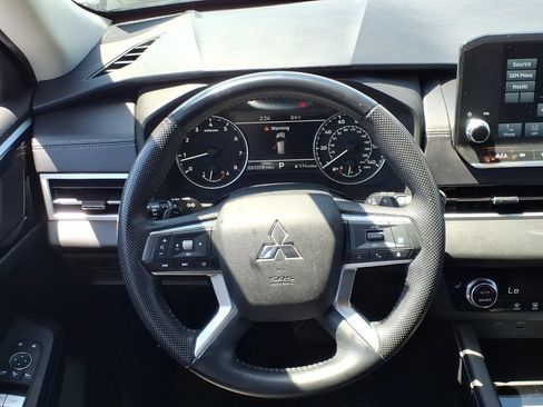 Used 2023 Mitsubishi Outlander SE AWD/4WD image 20