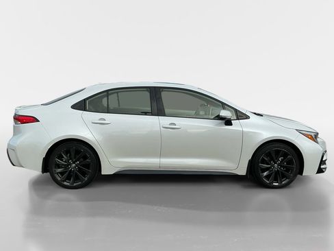 Used 2023 Toyota Corolla SE w/ SE Premium Package image 7