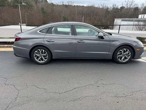 Used 2022 Hyundai Sonata SEL w/ Convenience Package image 3