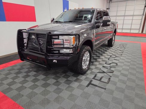 Used 2017 Ford F250 Platinum image 3
