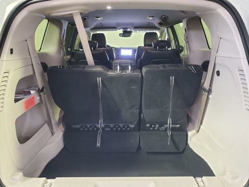 Used 2023 Chrysler Pacifica Touring-L FWD image 30