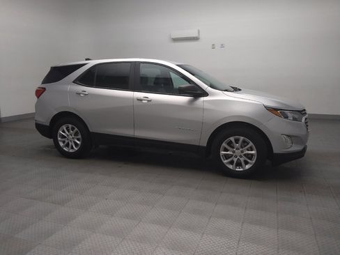 Used 2021 Chevrolet Equinox LS w/ LS Convenience Package image 11