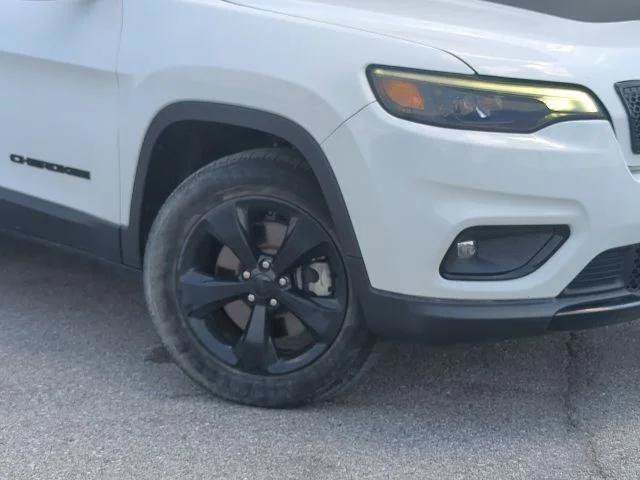 Certified 2021 Jeep Cherokee Latitude Plus AWD/4WD image 2