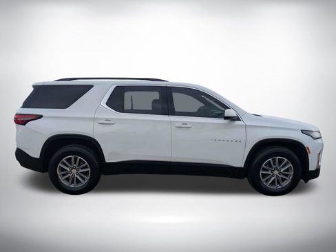 Used 2023 Chevrolet Traverse LT FWD image 2