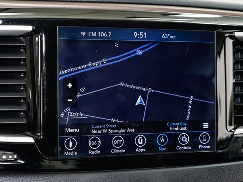 Used 2018 Chrysler Pacifica Touring-L image 13