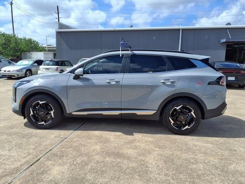 Used 2026 Kia Sportage EX w/ EX Panorama Roof Package image 5