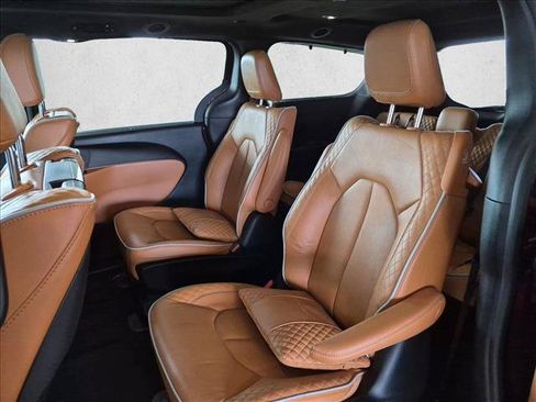 Used 2023 Chrysler Pacifica Pinnacle FWD image 20
