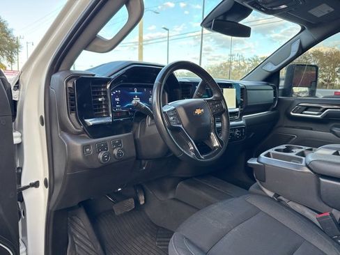 Used 2024 Chevrolet Silverado 2500 LT image 25