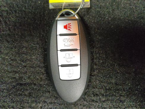 Used 2021 Nissan Versa SV FWD image 32