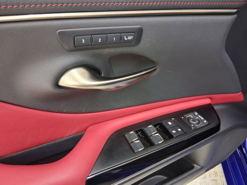 Used 2023 Lexus ES 300h F Sport image 12