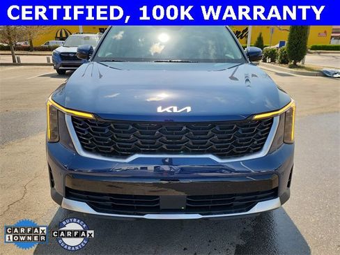 Certified 2025 Kia Sorento S w/ Panoramic Sunroof Package image 9
