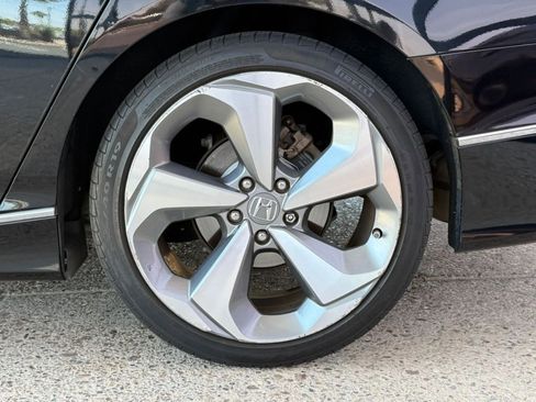 Used 2018 Honda Accord Touring image 48