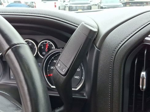 Used 2022 Chevrolet Silverado 1500 LTZ w/ LTZ Convenience Package II AWD/4WD image 23