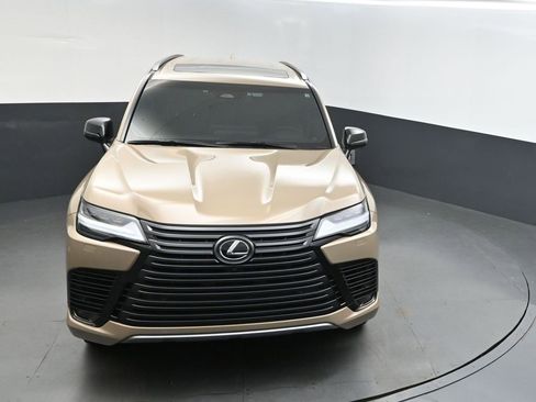 Used 2025 Lexus LX 700h Overtrail image 40