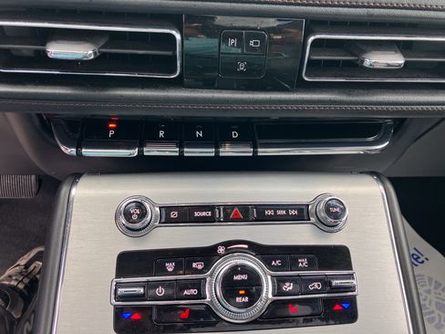 Used 2022 Lincoln Aviator AWD w/ Premium Package image 30