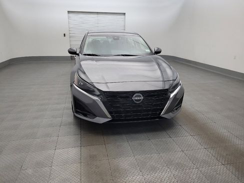 Used 2023 Nissan Altima 2.5 SV FWD image 14