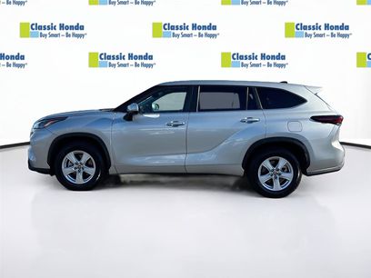 Used 2024 Toyota Highlander LE